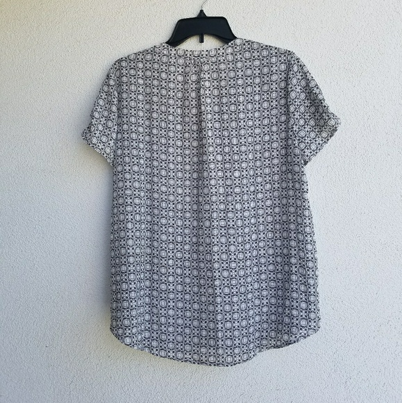 Geometrical pattern blouse - Picture 2 of 2